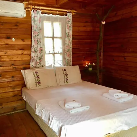 Kizilbuk Ahsap Evleri Tatil parkı Datça