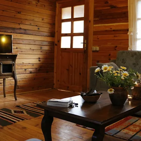 Kizilbuk Ahsap Evleri Tatil parkı 3*