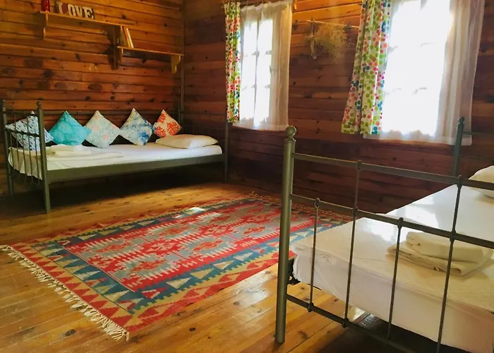 Kizilbuk Ahsap Evleri