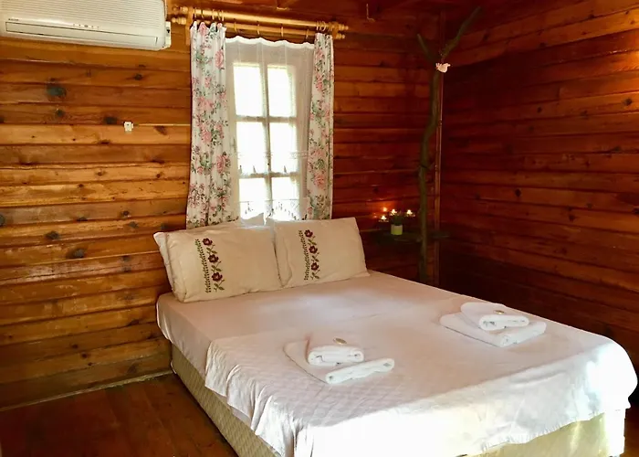 Kizilbuk Ahsap Evleri Tatil parkı Datça